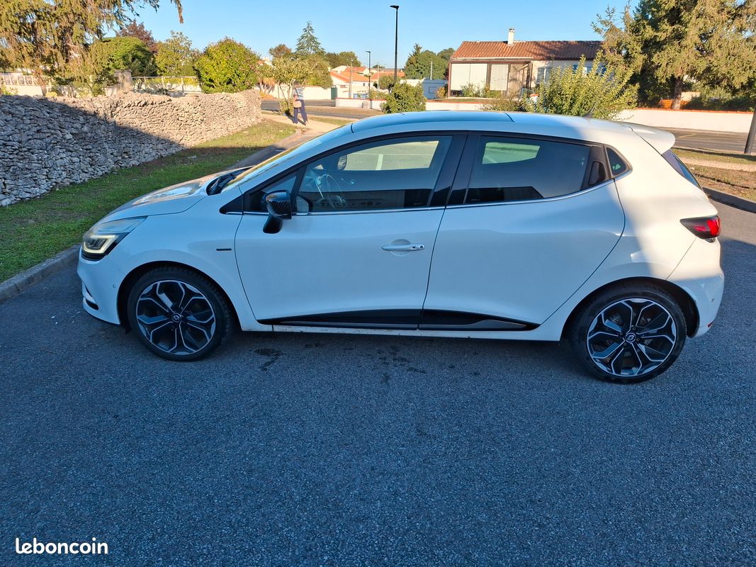 Clio 4 edition one (image 1)