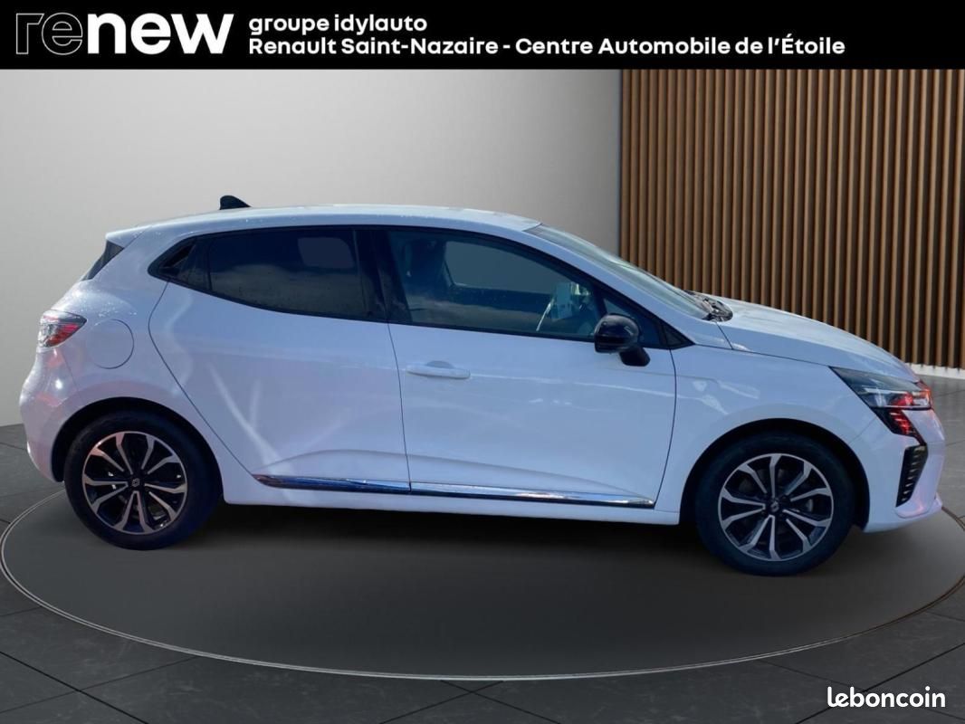 Renault Clio V E-Tech full hybrid 145 ch GSR2 Techno (image 6)
