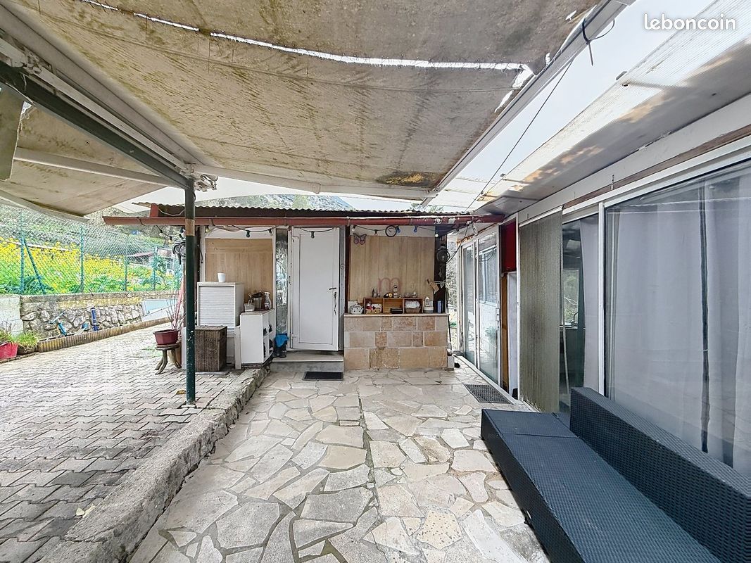 Maison 6 pièces 100 m² · à La Trinité · 100 m² · 138 000 €