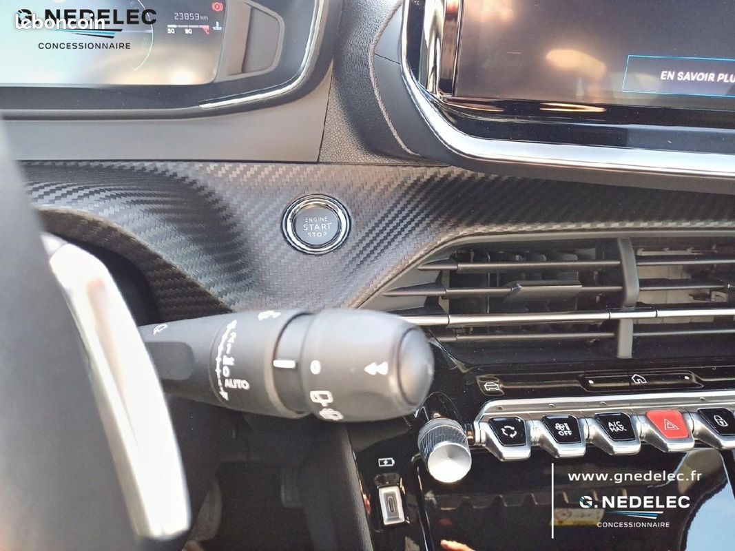 Peugeot 2008 1.2 Hybrid 145ch Allure e-DCS6 (image 12)