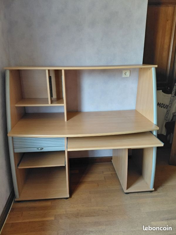 Bureau (image 2)