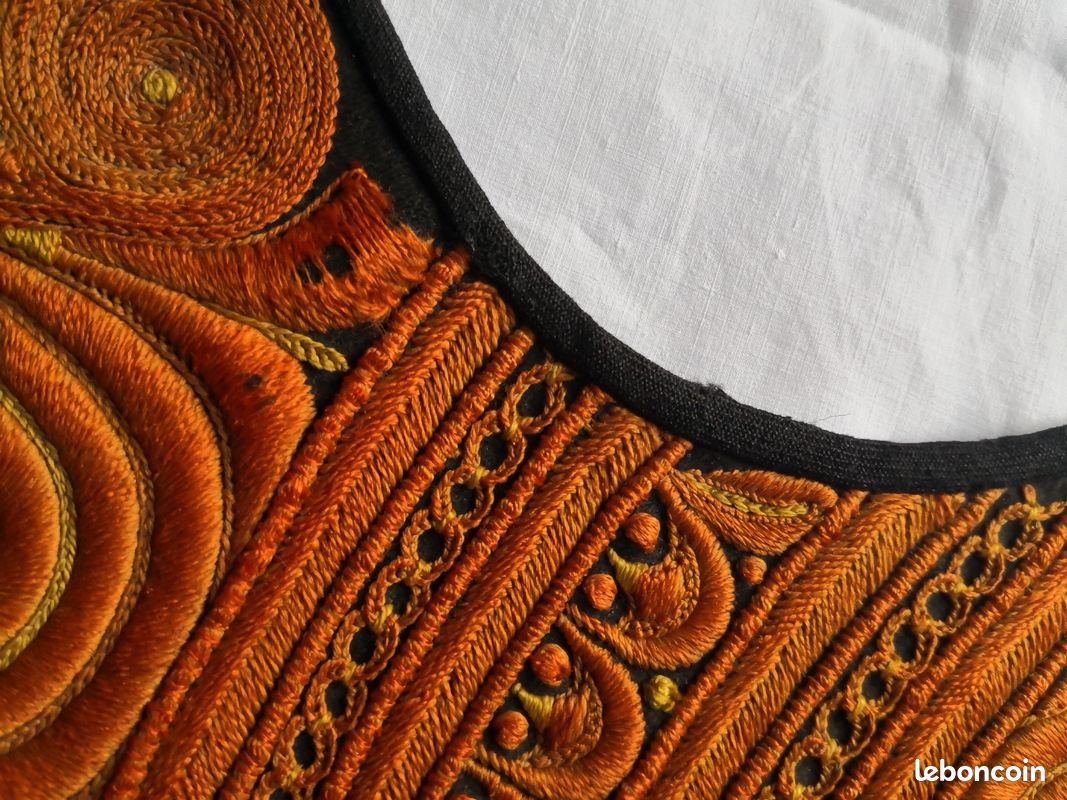 DIY Plastron brodé – Les Enchantées