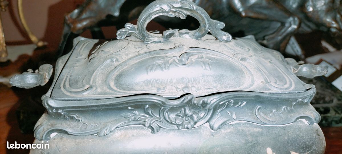 Magnifique Seau à biscuits en verre émaillé Legras pot rectangle monture Rocaille Louis XV / rare forme tombeau collection objet vitrine (image 9)
