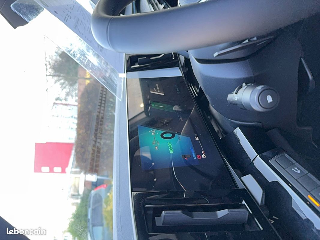 RENAULT Rafale E-Tech full hybrid 200ch Techno (image 17)