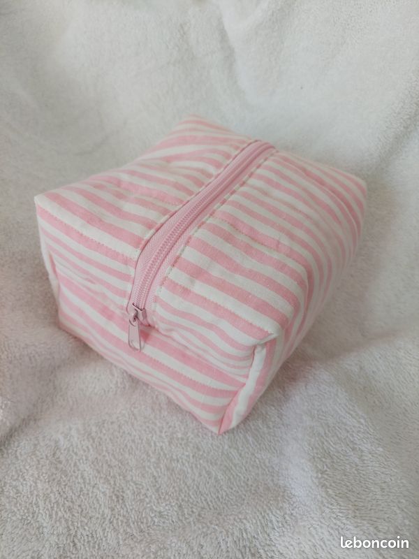 Trousse matelassée fait main (image 1)