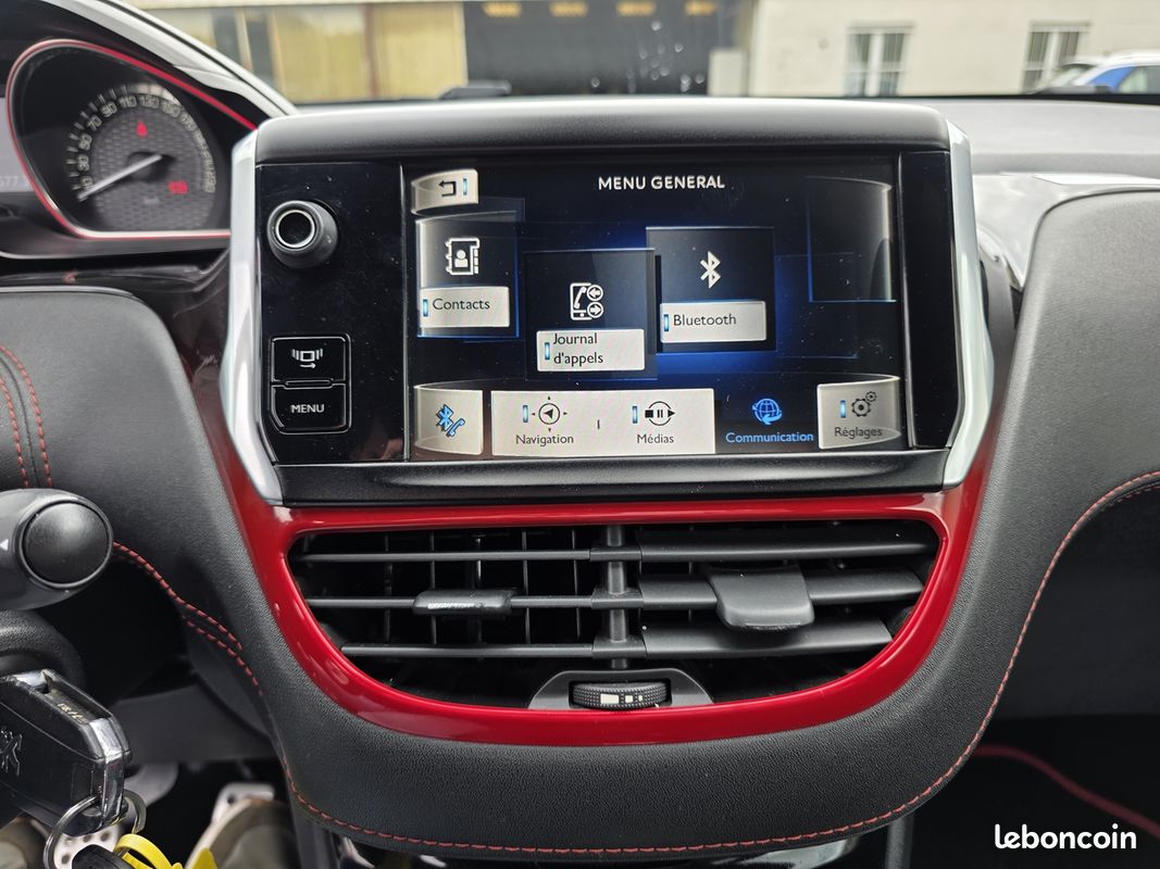 Peugeot 208 1.6 THP 200CH GTI 3P (image 17)