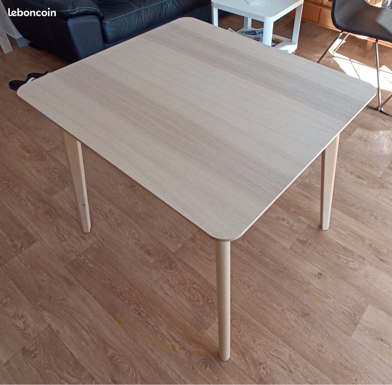 Table rectangulaire en parfait état (image 3)