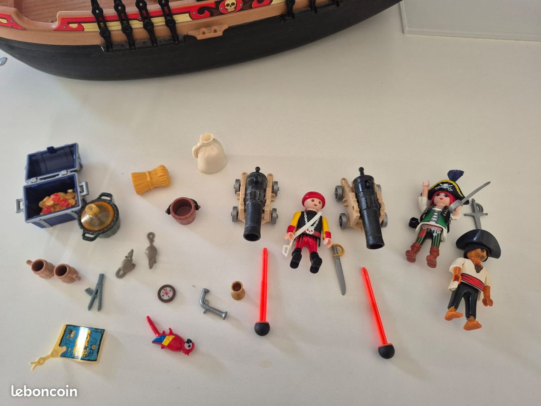 BATEAU PIRATE PLAYMOBIL EQUIPE Affracourt 54740 Jeux - Jouets