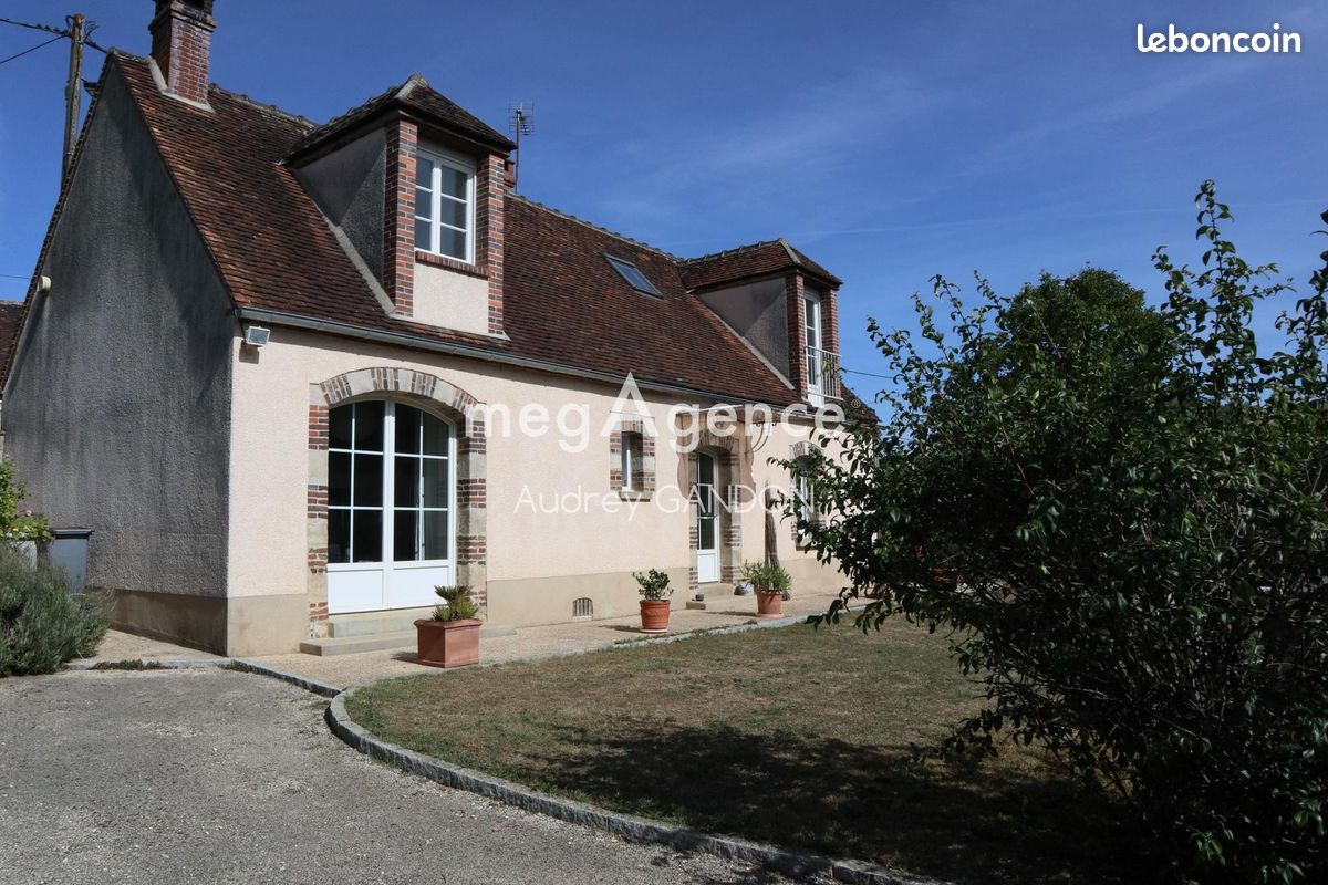 Maison 4 pièces 87 m² · à Étigny · 87 m² · 243 000 €