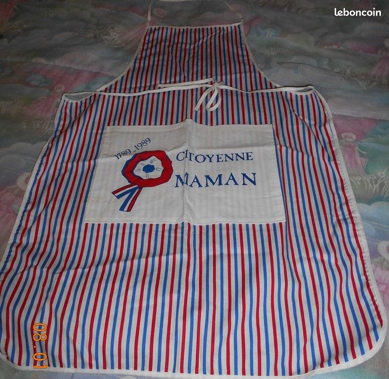 Lot tablier "révolution", torchons 1995/1996, housse coussin (image 1)