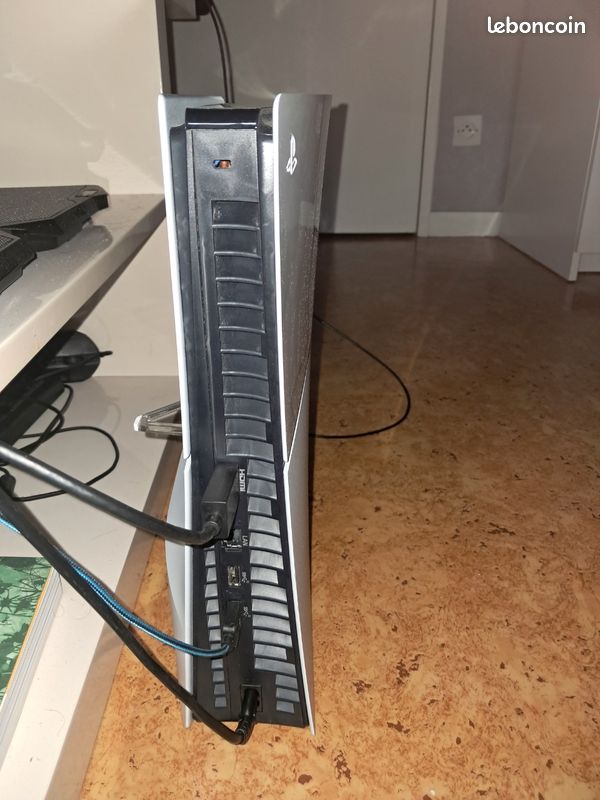 Vend ou échange ma ps5 contre un pc gamer (image 2)