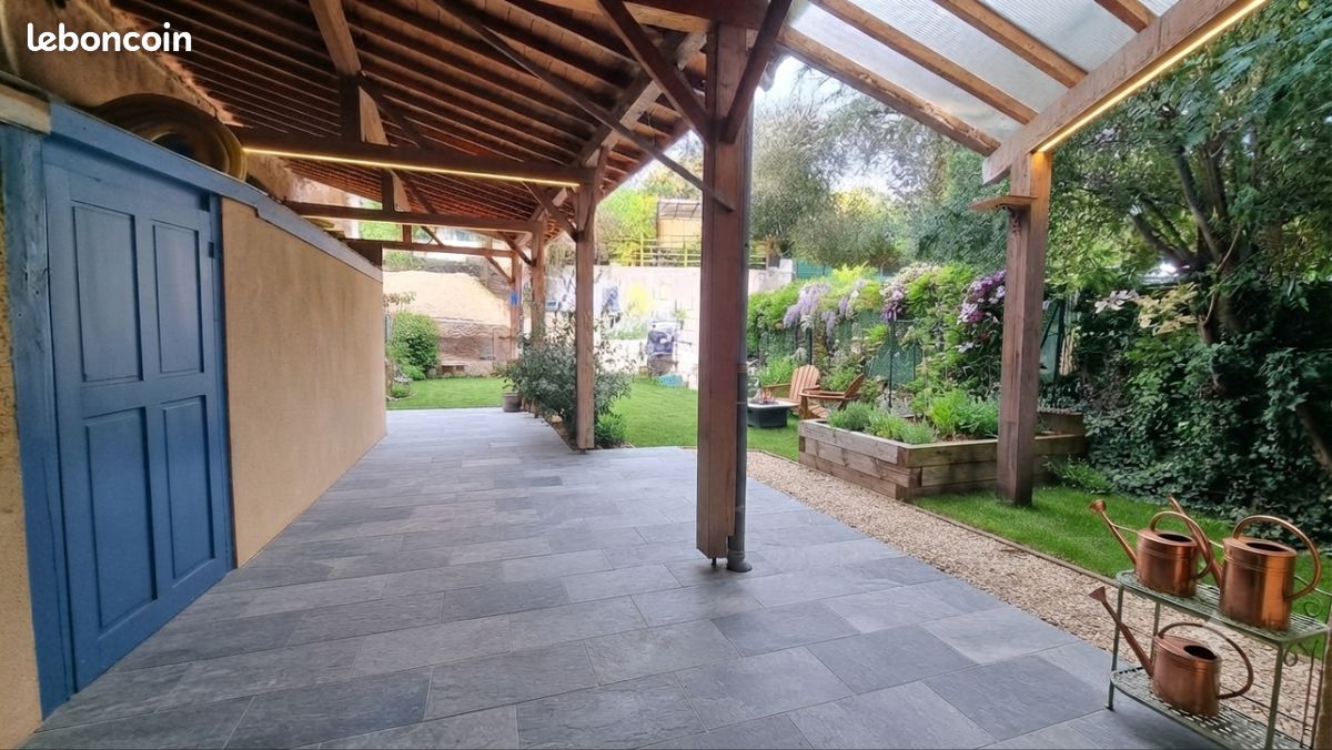 Maison 6 pièces 150 m² · à Saint-Germain-Laval · 150 m² · 240 000 €