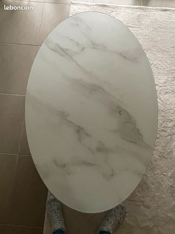 Table basse marbrée (image 3)