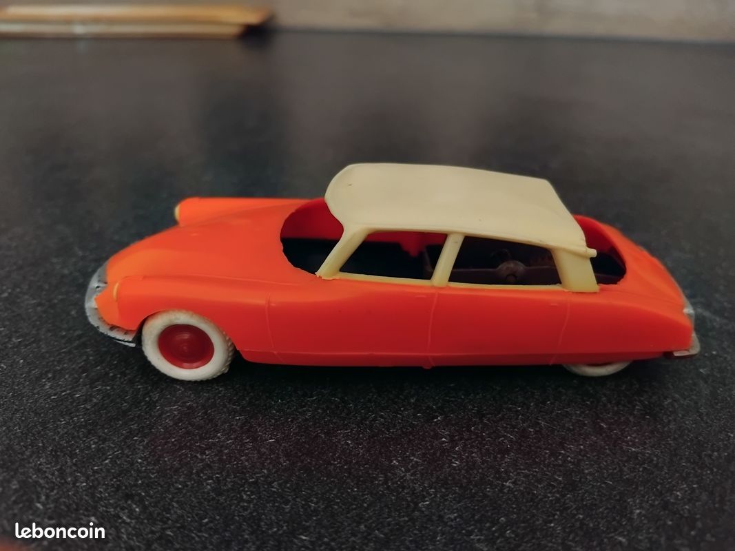 Miniature Minialuxe 1/43 – Citroën DS 19 – Plastique – Ivoire Et Rouge
