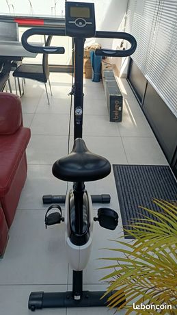 vélo d'appartement occasion DOMYOS