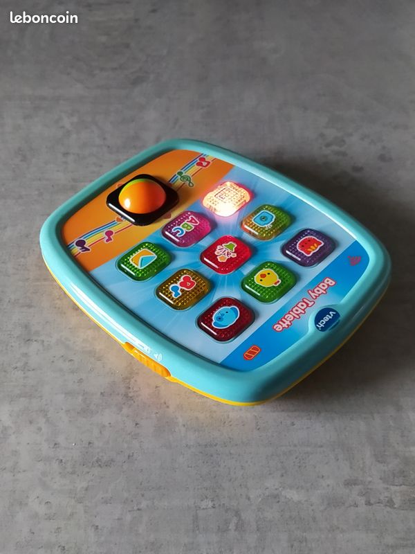 VTech - Baby Tablette Bilingue, Tablette Interactive Bébé avec 12 Activités Éducatives, Effets Lumineux, Jouet d'Éveil et de Motricité Fine, Cadeau Bébé Dès 9 Mois - Contenu en Français et Anglais