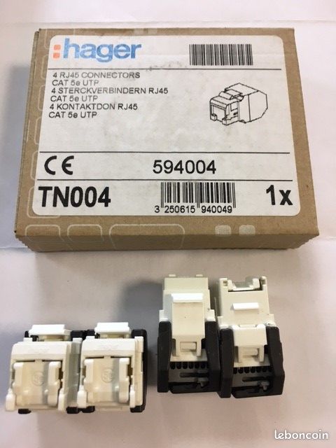 Boite de 4 connecteurs RJ45 catégorie 5e UTP (image 1)