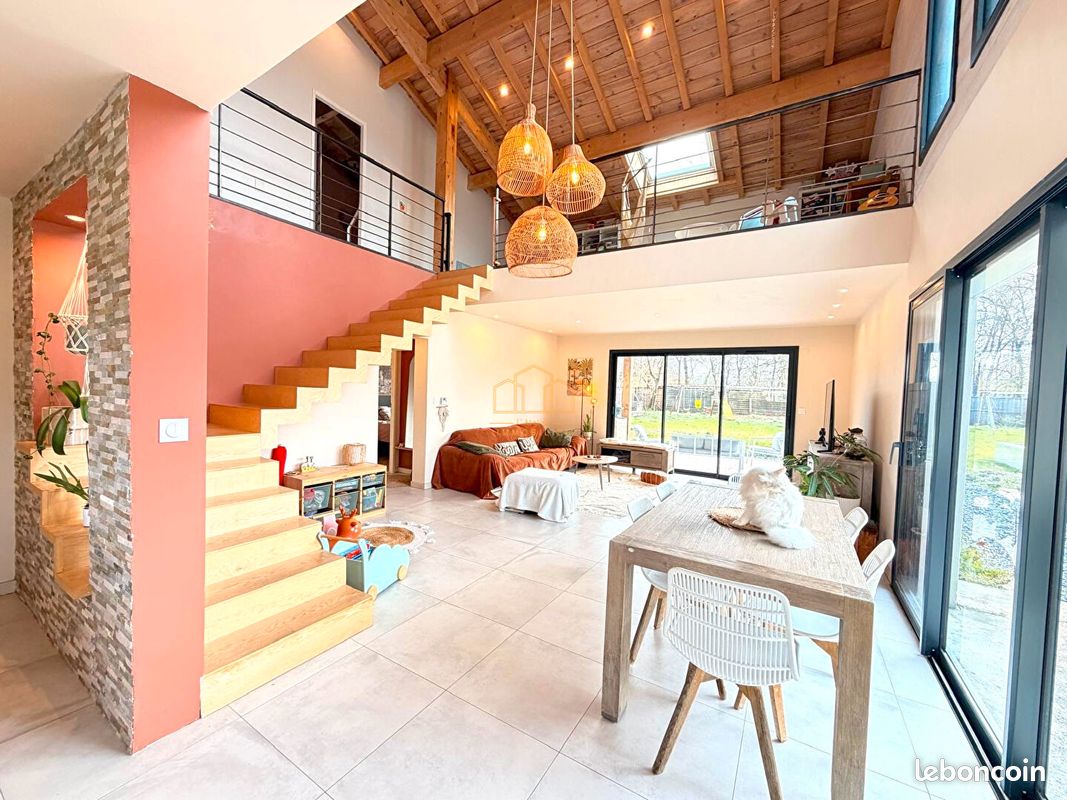 Maison 6 pièces 168 m² · à Salles · 168 m² · 524 700 €