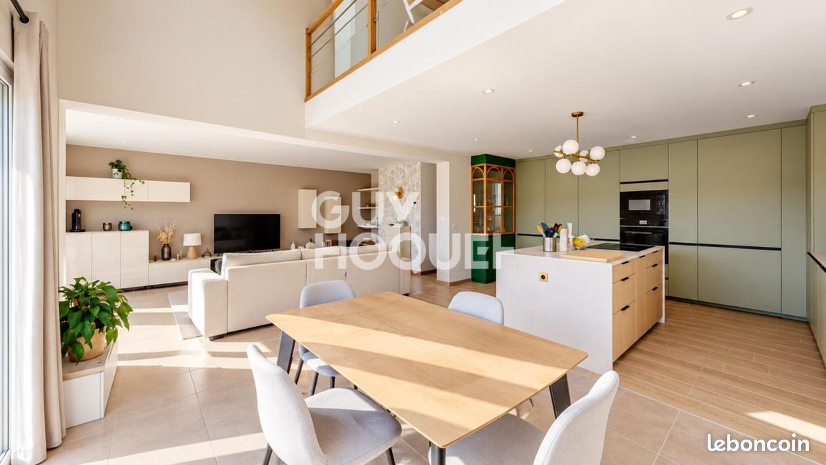 Maison 7 pièces 156 m² · à Tirepied-sur-Sée · 156 m² · 370 000 €