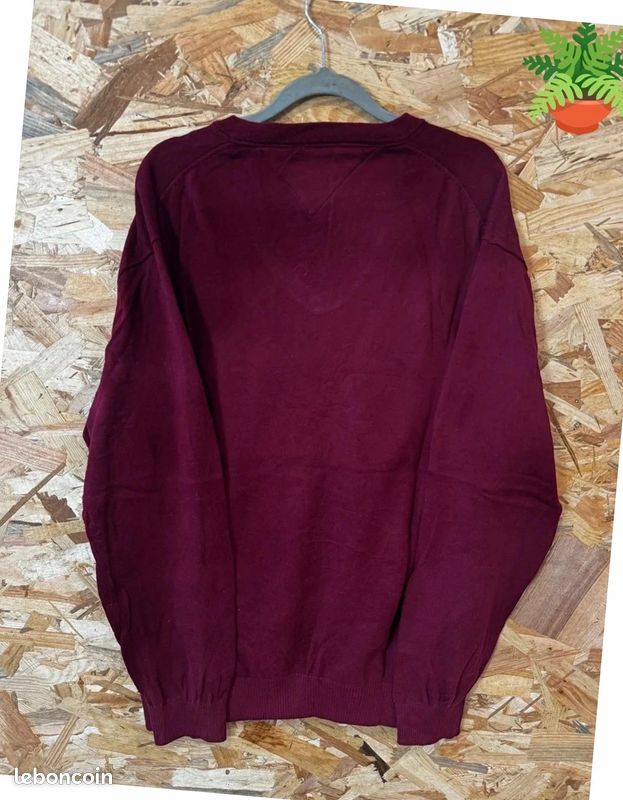 Pull tommy hilfiger rouge bordeaux col v taille XL vintage (image 4)