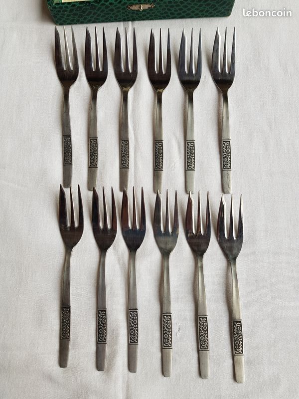 12 fourchettes à gâteau métal argenté - Arts de la table