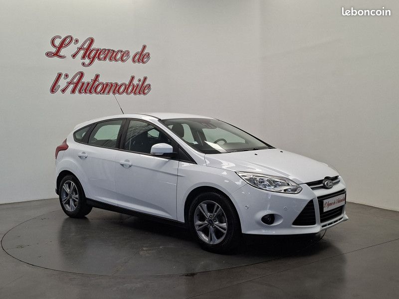 Ford FOCUS 1.0 scti 125 ch 1ère main / Clim Auto / Régulateur / Radar / Bluetooth / (image 3)