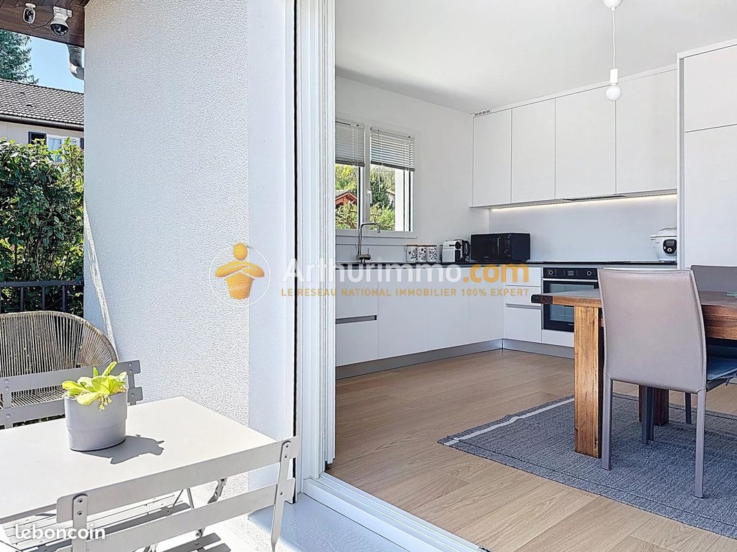 Maison 7 pièces 160 m² · à Domarin · 160 m² · 2 200 €