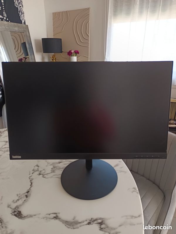 Moniteur Lenovo (image 1)