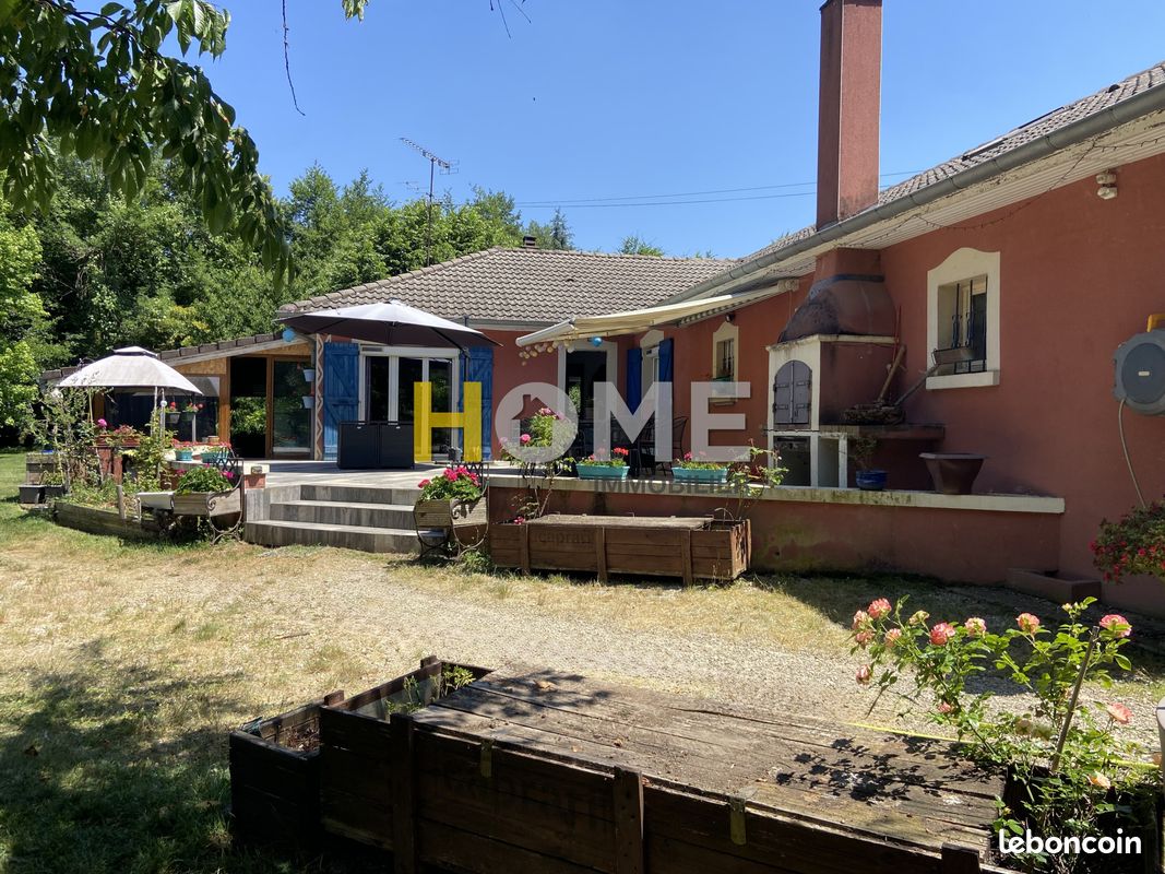 Maison 6 pièces 169 m² · à Sainte-Anne-sur-Gervonde · 169 m² · 384 000 €