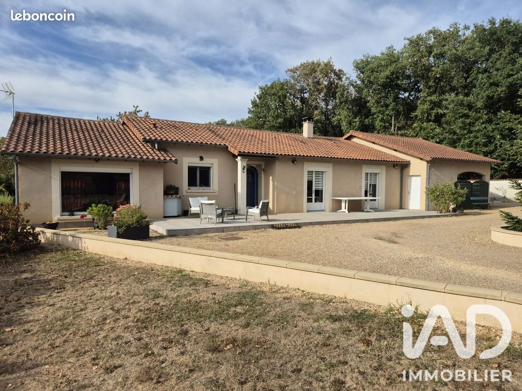 Maison 6 pièces 164 m² · à Marnay · 164 m² · 250 000 €
