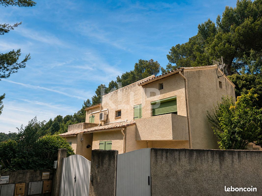 Maison 4 pièces 125 m² · à Rousset · 125 m² · 422 000 €