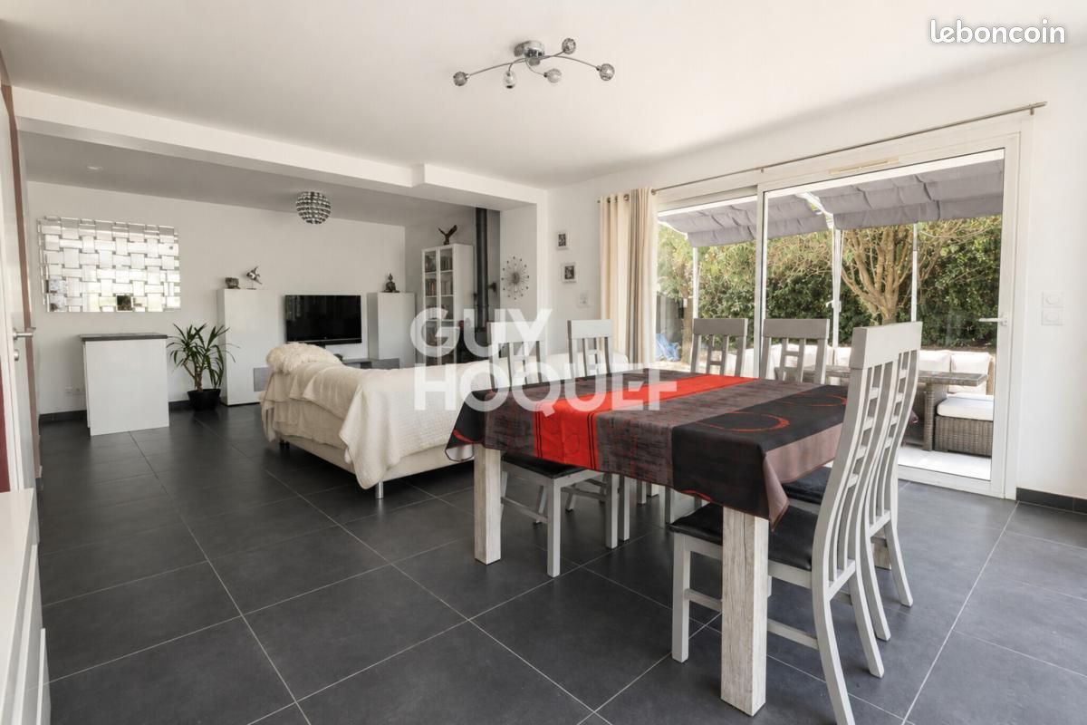 Maison 5 pièces 94 m² · à Saint-Mathieu-de-Tréviers · 94 m² · 399 000 €