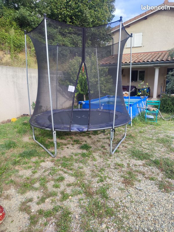 Trampoline (image 1)
