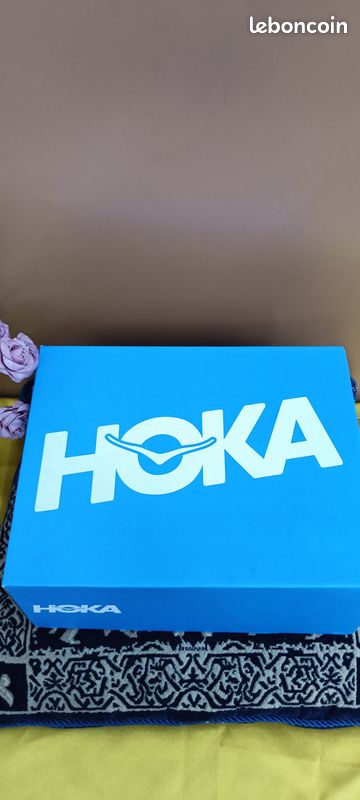Baskets Hoka One One noires et rouges (image 3)