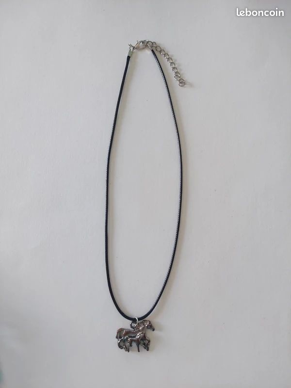 Collier cordon noir pendentif cheval argent – Y2K / Cowgirl / Western 2000's / Wild spirit (image 2)