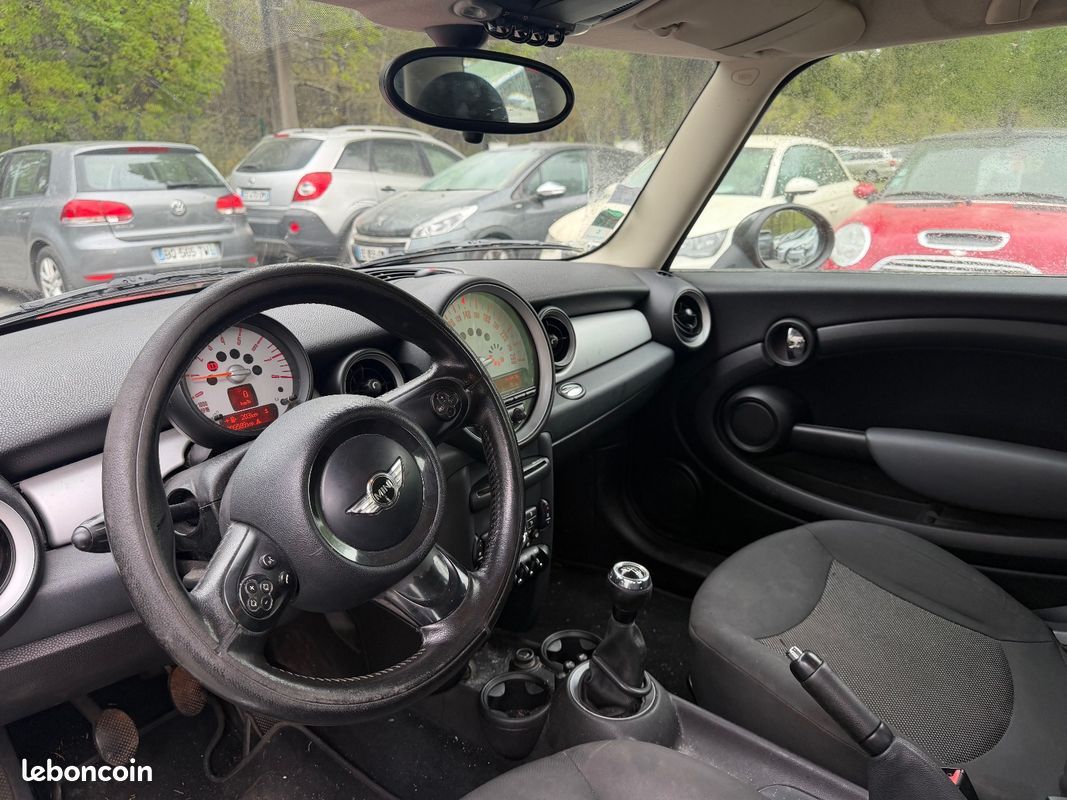 MINI HATCH R56 1.6i - 122 Cooper (image 5)