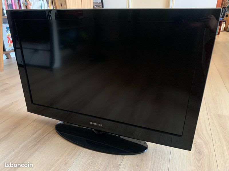 TV Samusung LE32D400E1W (image 1)