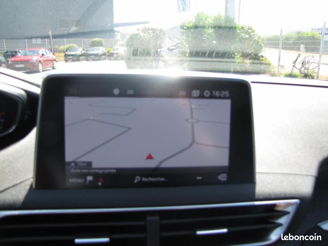 Peugeot 3008 II 1.5 BLUEHDI 130 S&S GT LINE (image 11)