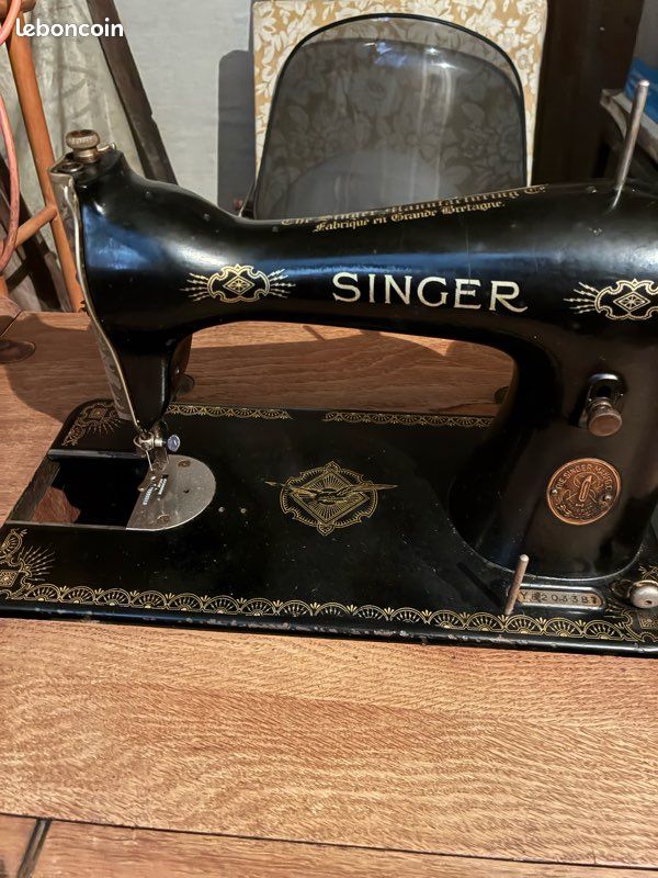 Machine à coudre Singer ancienne – modèle 15K – 1932 – Fonctionnelle – Avec meuble (image 3)