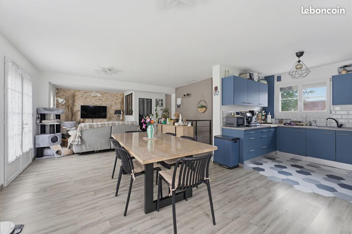 Maison 4 pièces 113 m² · à Ambarès-Et-Lagrave · 113 m² · 330 000 €