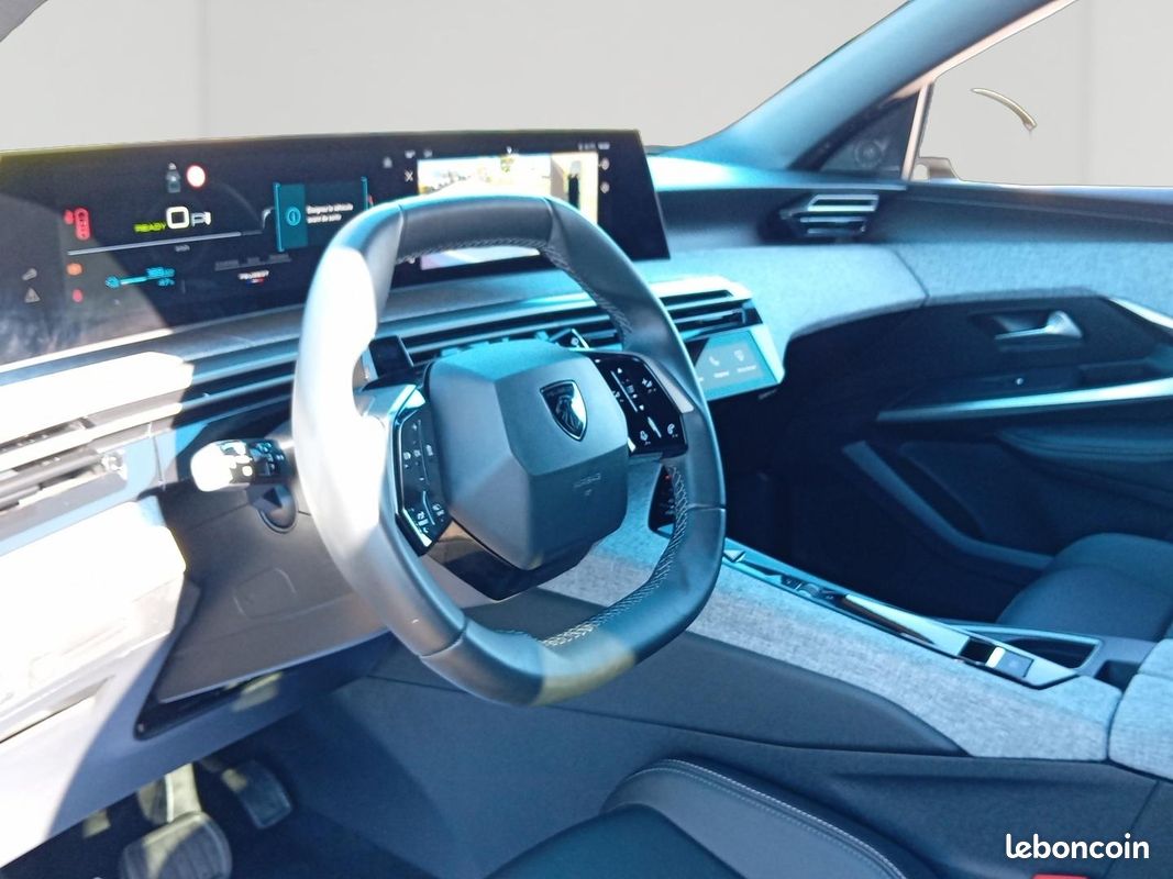 Peugeot 5008 Electrique 210ch Batterie 73 kWh Allure / Pompe à chaleur + Pack Vision 360 & Drives as (image 13)
