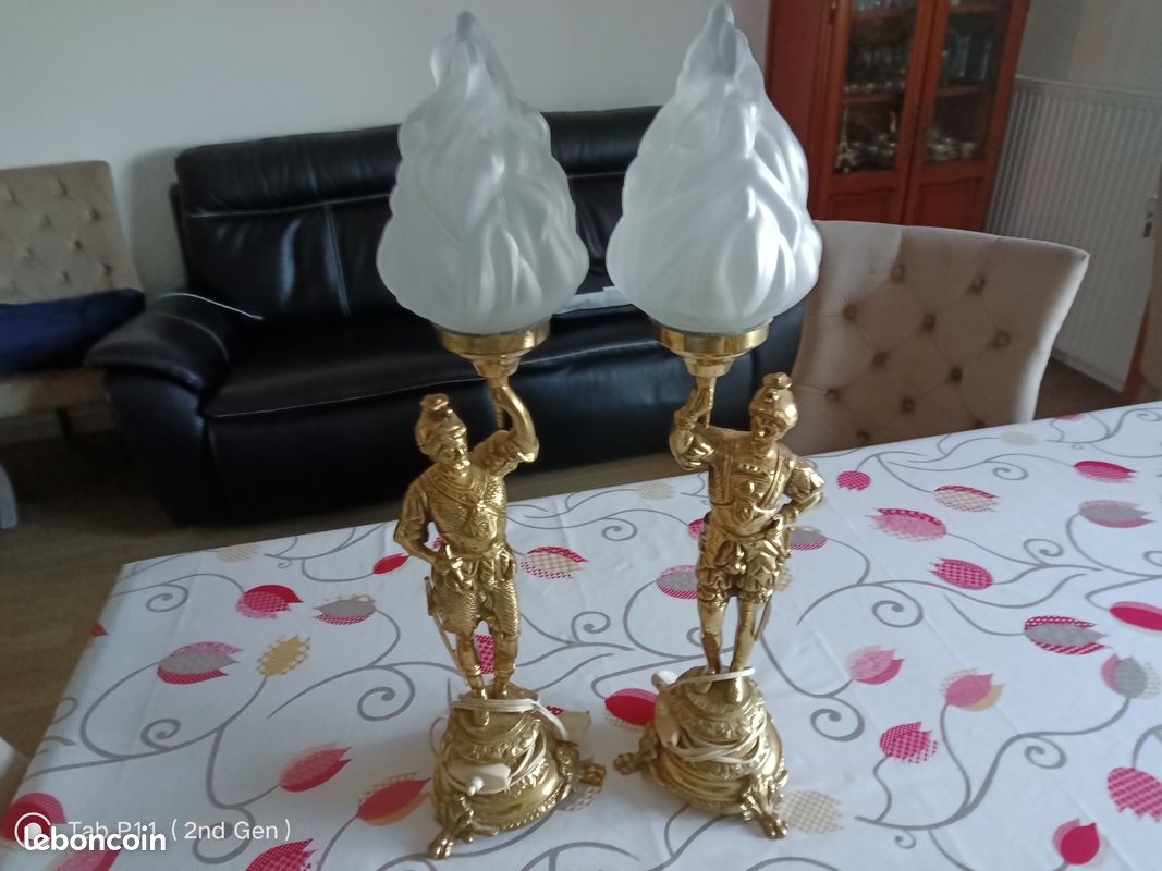 Statue en Bronze avec fil électrique lampe à poser globe en verre opaque haut 65cm poids 2gr500 (image 2)