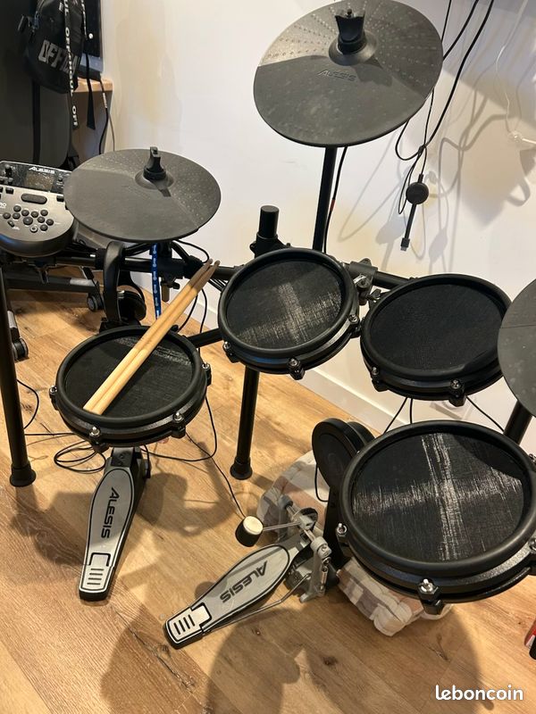 Batterie Électronique Alesis Nitro Kit – Complète avec Accessoires (image 1)