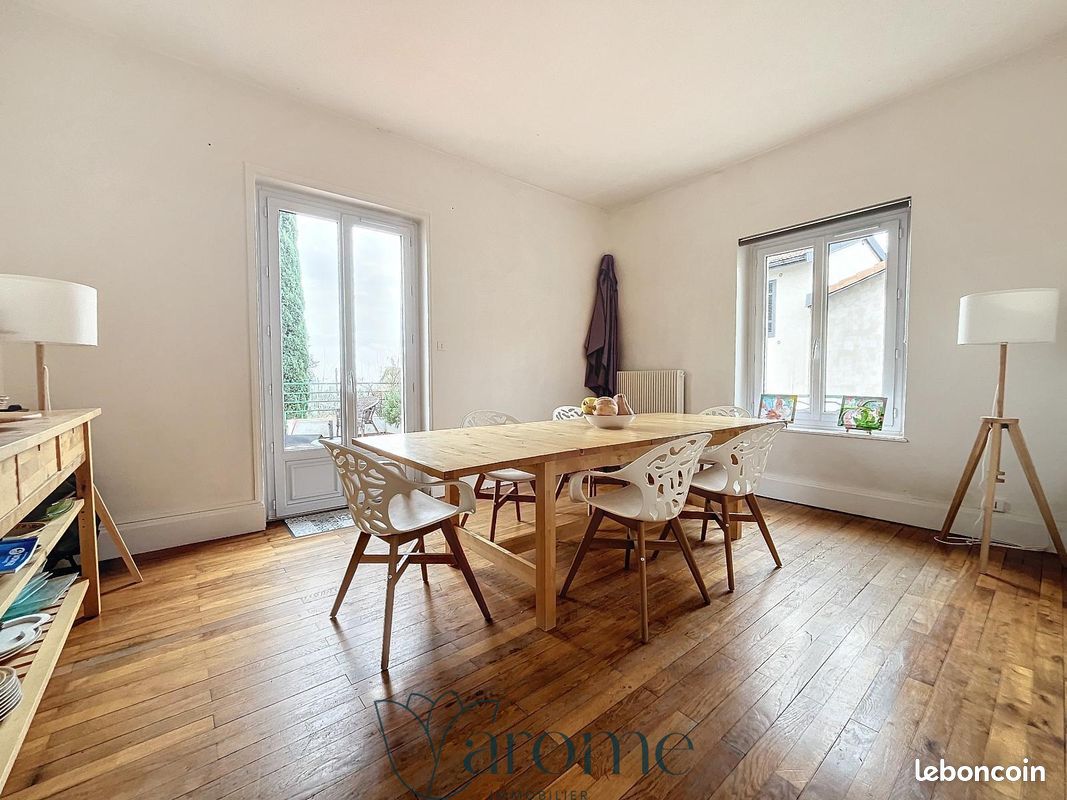 Maison 5 pièces 130 m² · à Saint-Didier-au-Mont-d'Or · 130 m² · 1 604 €/mois