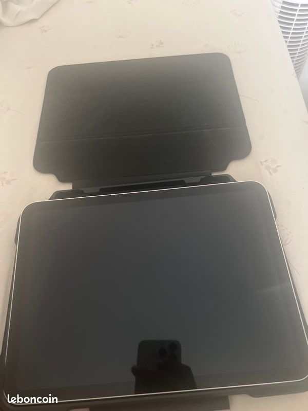 Ipad (image 2)