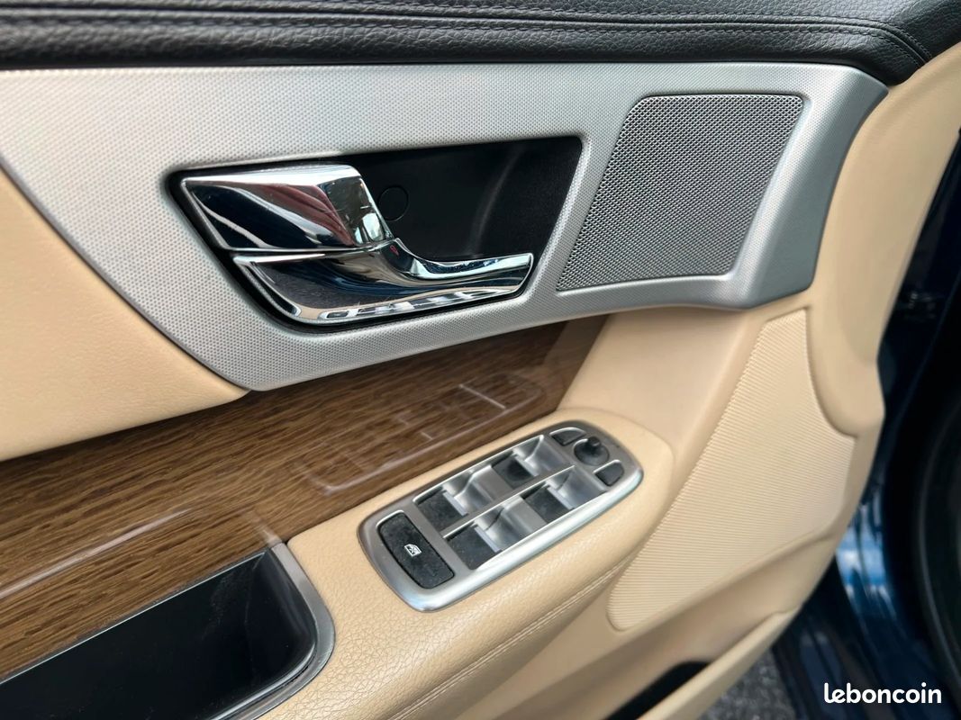 JAGUAR XF V6 3.0 D - 240 FAP Luxe A (image 19)