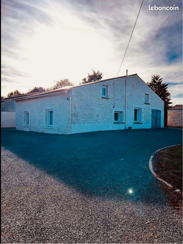 Maison 7 pièces 220 m² · à Benet · 220 m² · 280 000 €