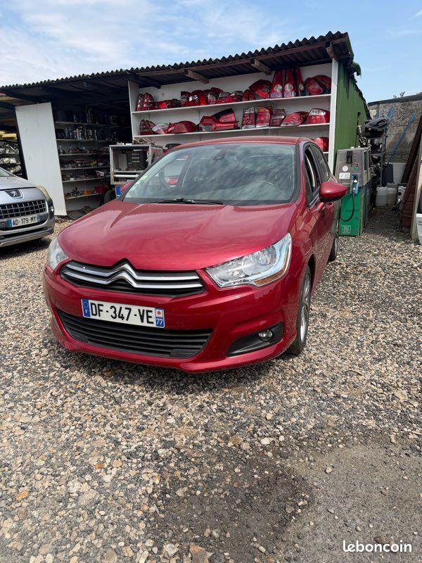 Citroën C4 II 1.6HDI 110ch 5 portes CT-6mois 06/2012 5 places , kit distrib. Fait à 190.000km Revison complet fait , pneus comme neuf , alternateur changé, kit accesoire neuf, pas de frais à prévoir (image 2)