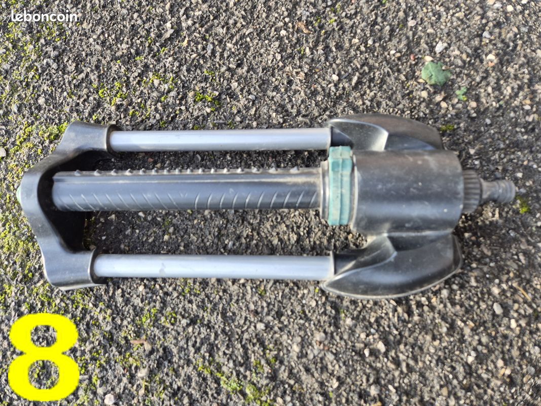 Guide De Tuyau D'arrosage Avec Roue En Résine Et Piquet En Zinc - Lot De 2 - Protège Les Plantes Et Organise Le Jardin