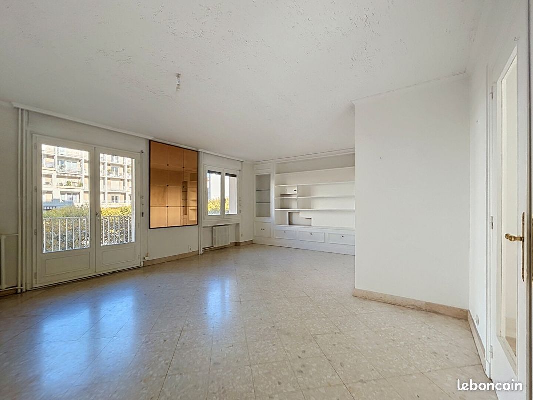 Appartement 3 pièces 89 m² · à Saint-Étienne · 89 m² · 137 500 €